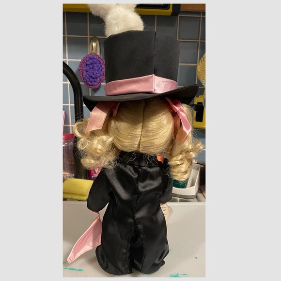 Precious moments Mandy the magician Doll - Picture 4 of 8